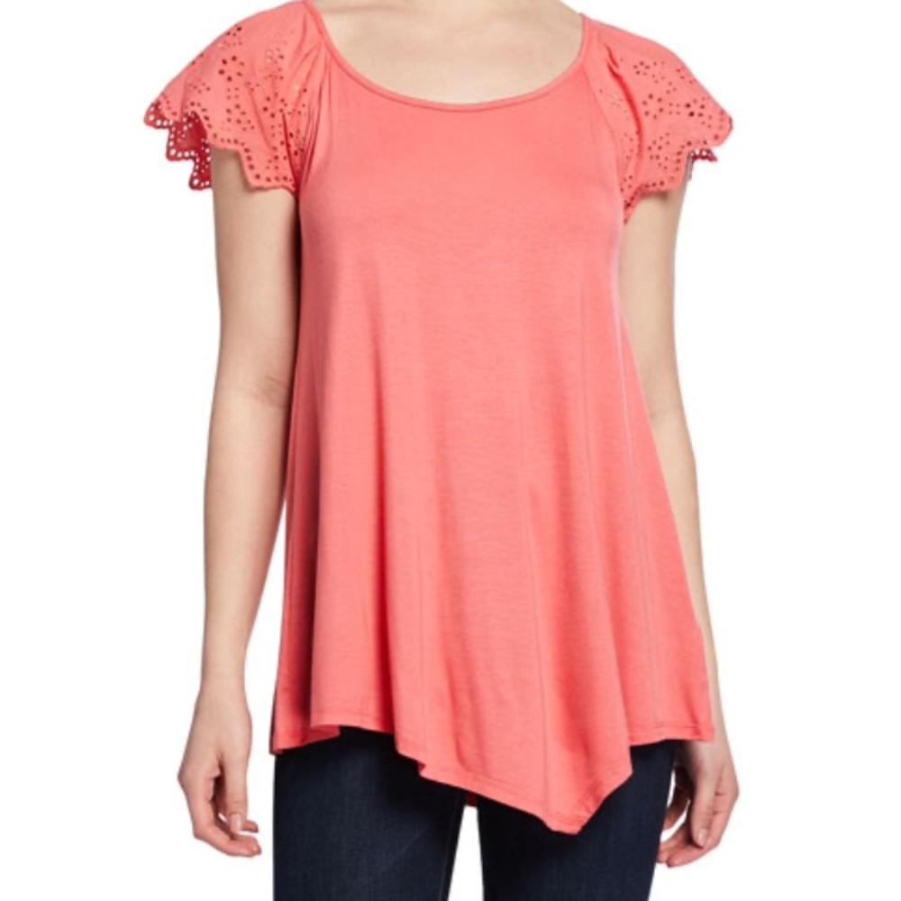 NEW Neiman Marcus top with eyelet cap sleeves